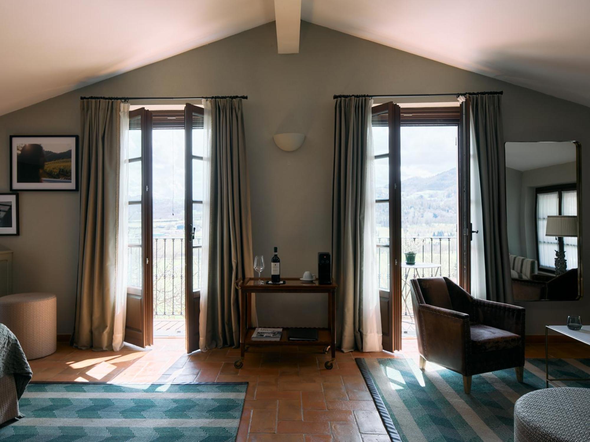 Deluxe Suite,1675916846:JPEG